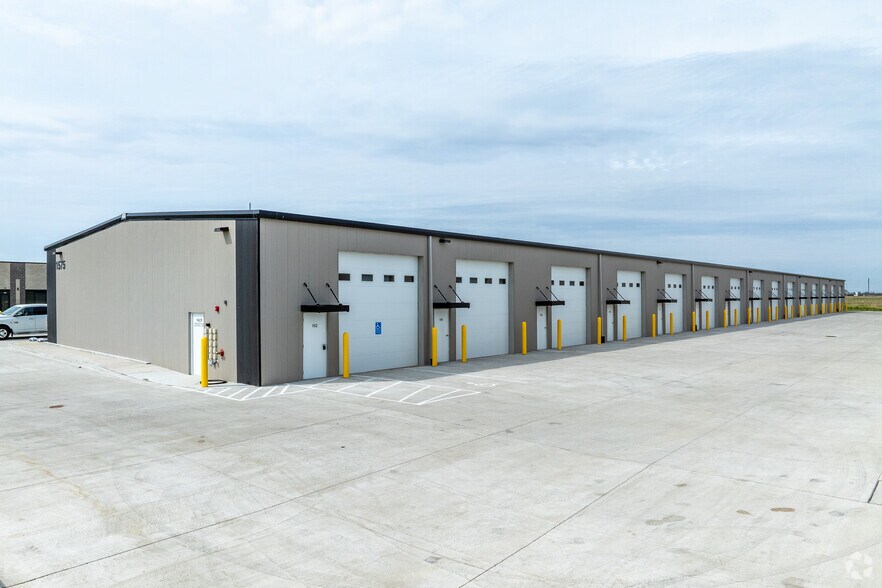 Primary Photo Of 1575 NW Gettysburg Ln, Waukee Flex For Sale