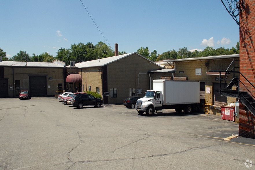 More Photos Of 158 W Clinton St, Dover Warehouse For Lease
