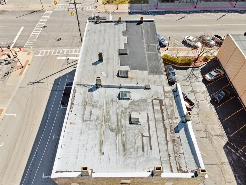 More Photos Of 1017 Washington Ave, Bay City Storefront Retail Residential For Sale