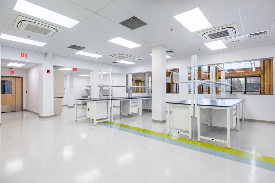 More Photos Of 59-85 Chapel St, Newton Office For Lease