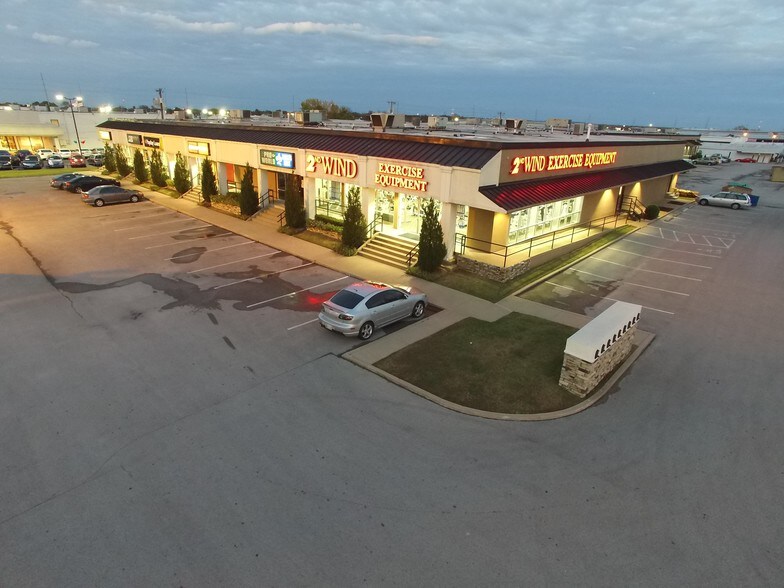 More Photos Of 4343 S Memorial Dr, Tulsa General Retail For Lease