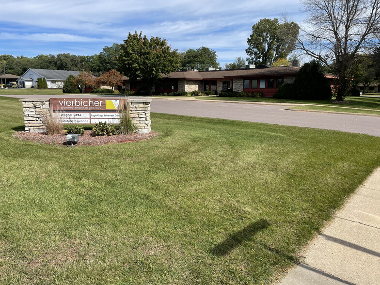 Primary Photo Of 400 Viking Dr, Reedsburg Office For Sale