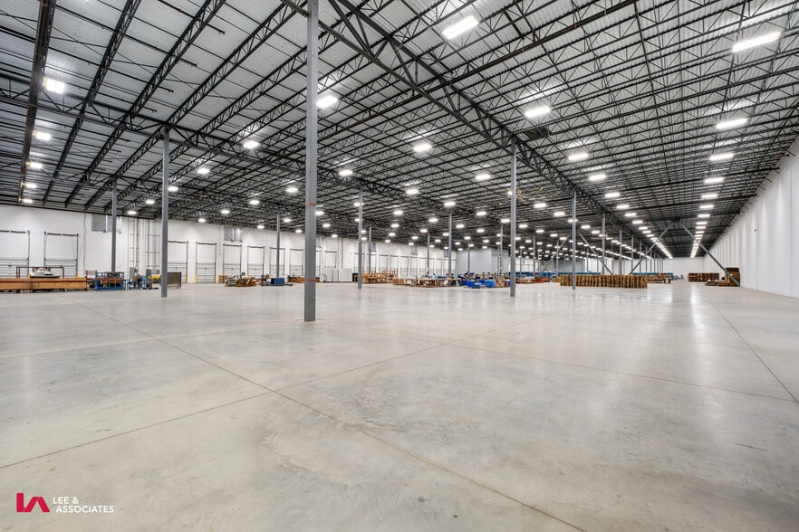 More Photos Of 2510 Mill Center Pky, Buford Distribution For Lease
