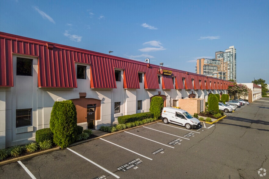 More Photos Of 2034 Eisenhower Ave, Alexandria Office For Lease