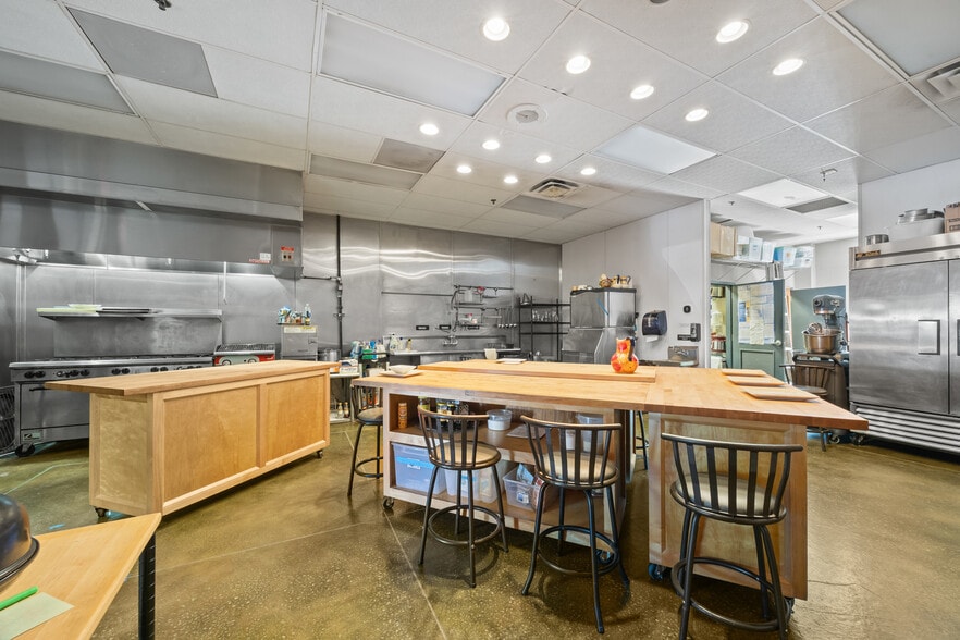 More Photos Of 145 Hilden Rd, Ponte Vedra Storefront For Sale