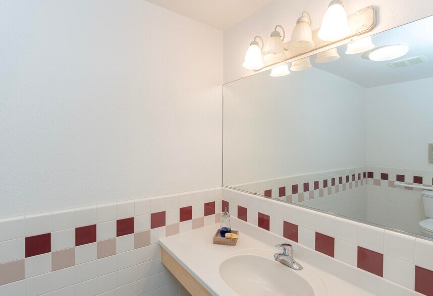 More Photos Of 13748 Center St, Carmel Valley Office Residential For Lease