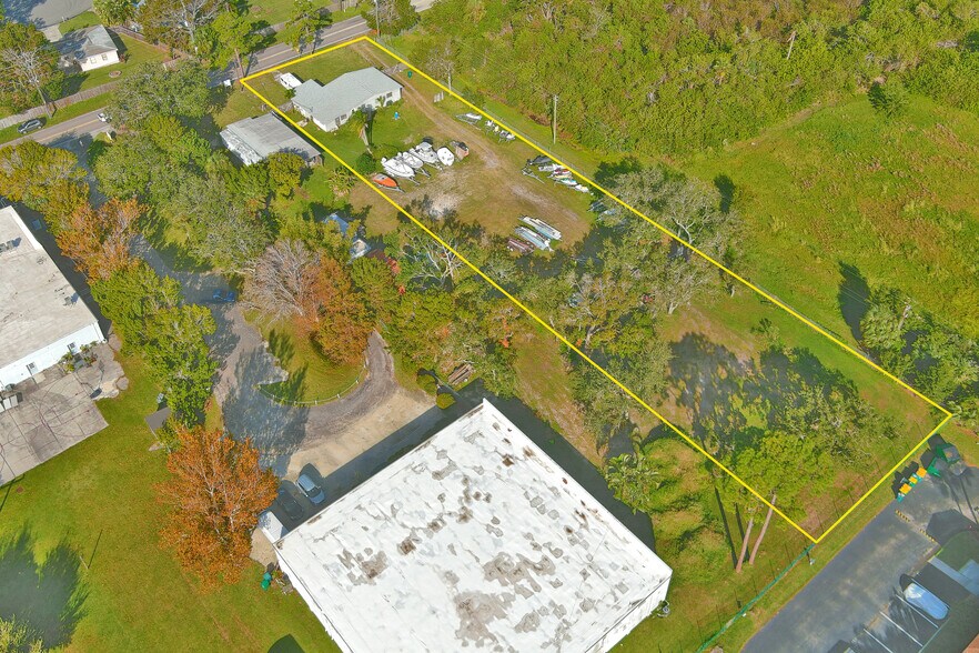 More Photos Of 420 S Plumosa St, Merritt Island General Retail For Sale