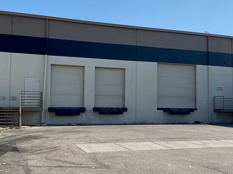 More Photos Of 950 E Grant Line Rd, Tracy Manufacturing For Lease