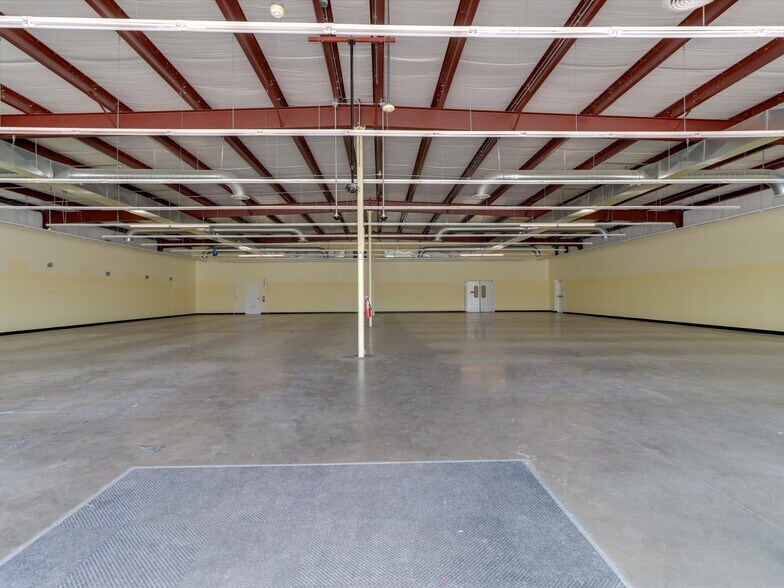 More Photos Of 82 N Kessler Ave, Schulenburg Freestanding For Sale