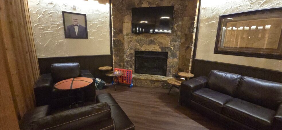 More Photos Of 1401 Texas 16, Graham Restaurant For Sale