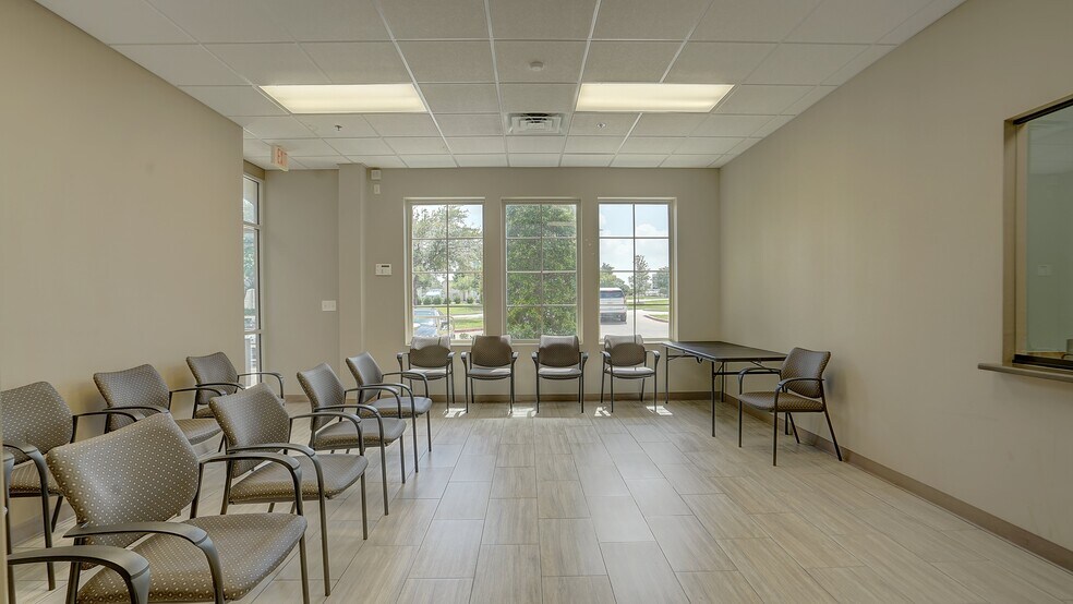 More Photos Of 3230 Interstate 30, Mesquite Medical For Lease