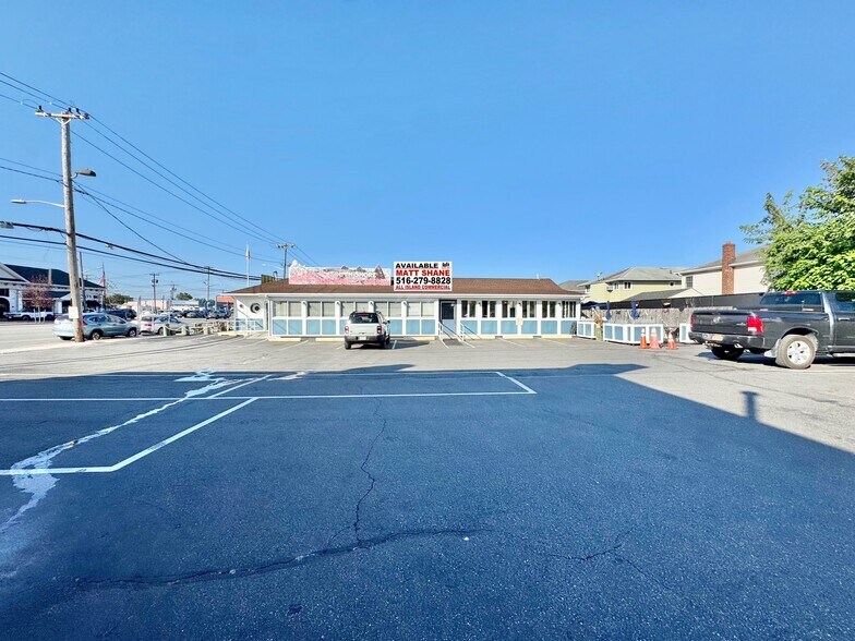 More Photos Of 4257 Austin Blvd, Island Park General Retail For Sale