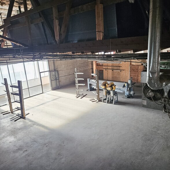 More Photos Of 350 Center St, Grayslake Warehouse For Sale