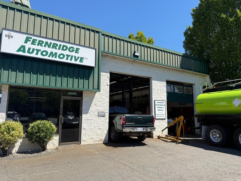 More Photos Of 22339 48 Av, Langley Auto Repair For Sale