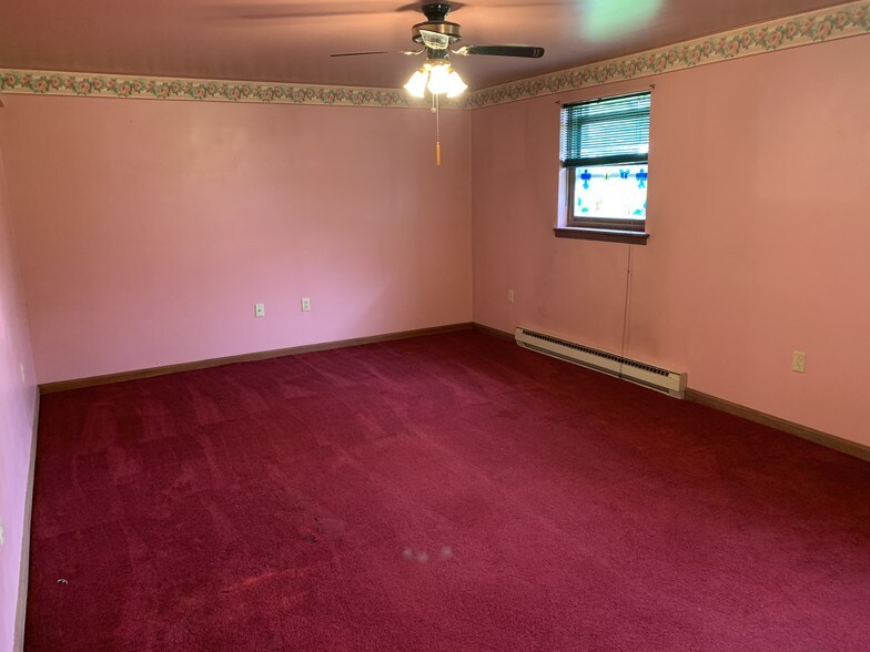 More Photos Of 5405 Village Ct, Adamstown Specialty For Sale