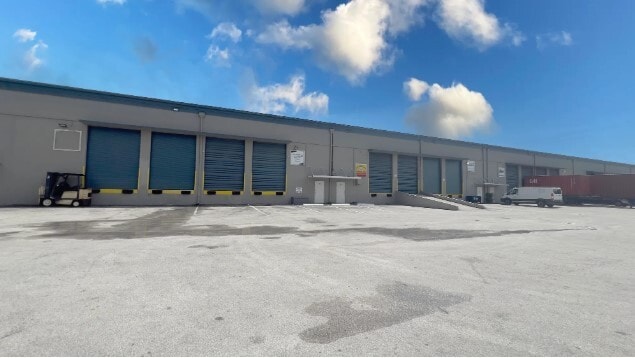 Primary Photo Of 9999 NW 89th Ave, Medley Warehouse For Lease