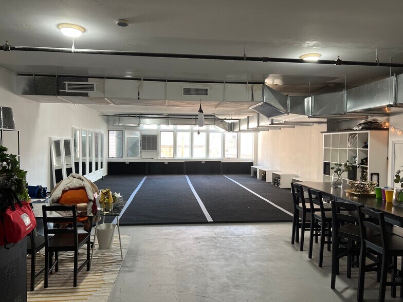 More Photos Of 2000 West St, Union City Office Residential For Lease