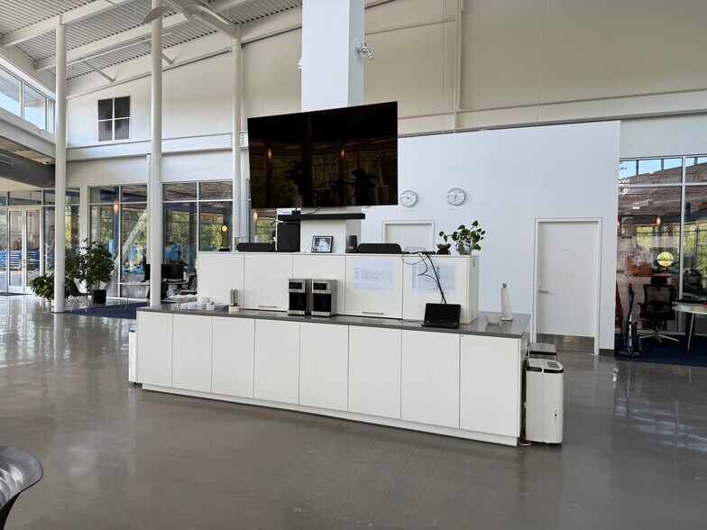 More Photos Of 5510 Ecopark Dr, Alpharetta Manufacturing For Sale