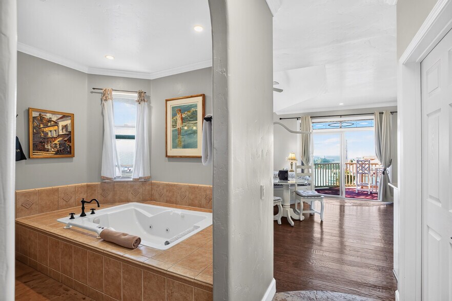 More Photos Of 95 S Ocean Ave, Cayucos Hospitality For Sale