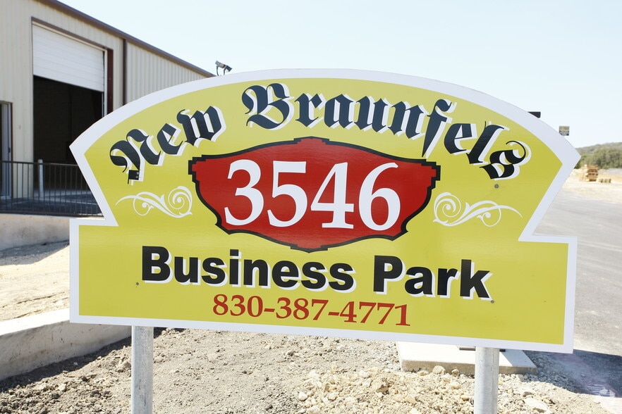 More Photos Of 3546 Loop 337, New Braunfels Warehouse For Lease