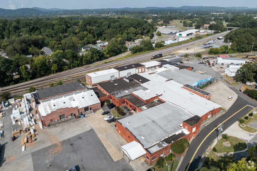 More Photos Of 1 Johnson St, Cartersville Warehouse For Lease
