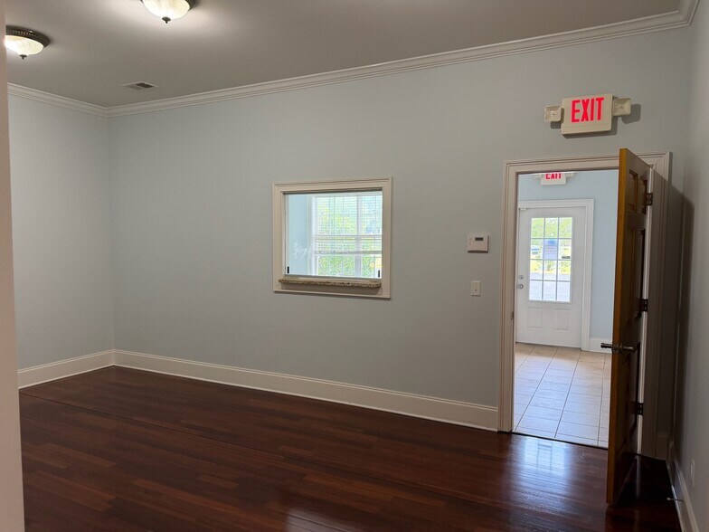 More Photos Of 20 Townlee Ln, Lugoff Office For Lease