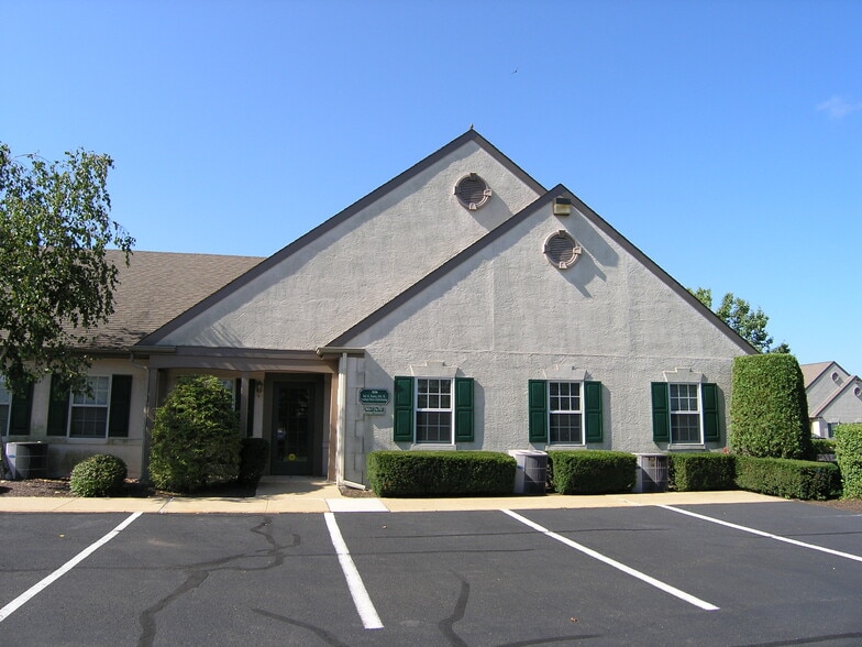 Primary Photo Of 5049 Swamp Rd, Fountainville Medical For Sale