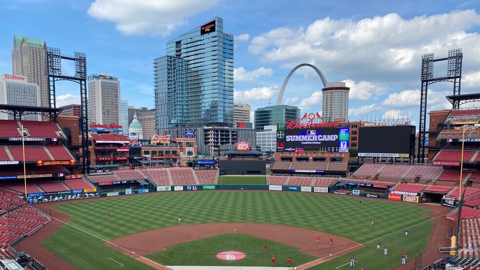 More Photos Of 601 S Clark St, Saint Louis Freestanding For Lease