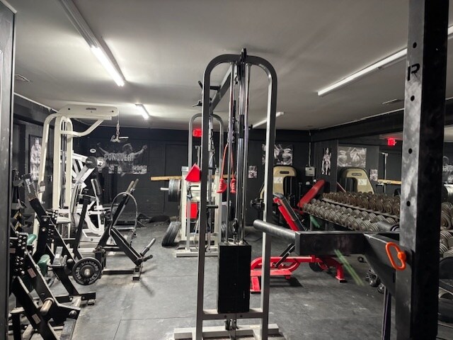 More Photos Of 109 Henderson Dr, Jacksonville Restaurant For Sale