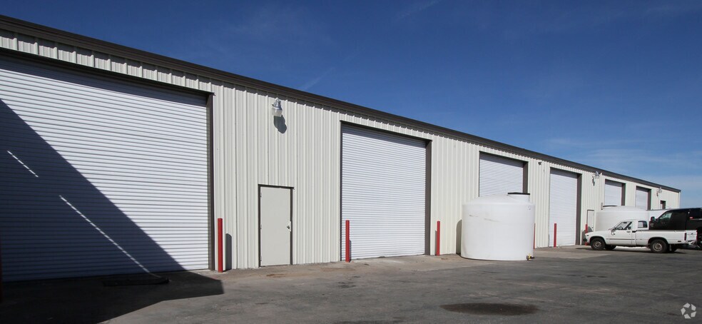 Primary Photo Of 1221 Post Rd, Oakdale Warehouse For Lease