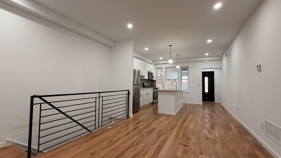 More Photos Of 5352 Cedar Ave, Philadelphia Apartments For Sale