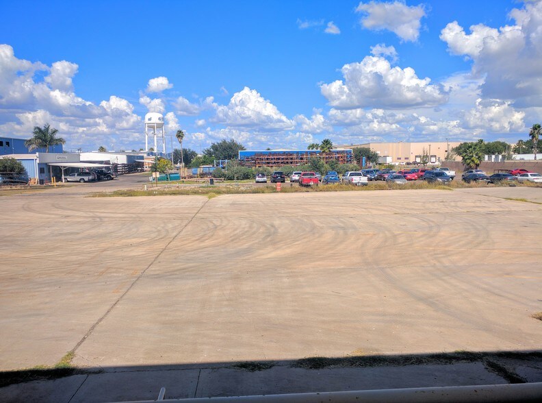 More Photos Of 3600 Formosa Ave, McAllen Distribution For Lease
