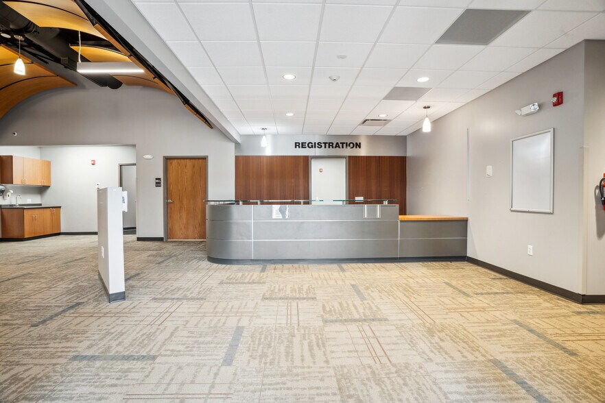 More Photos Of 1414 Main St, Keokuk Office For Lease