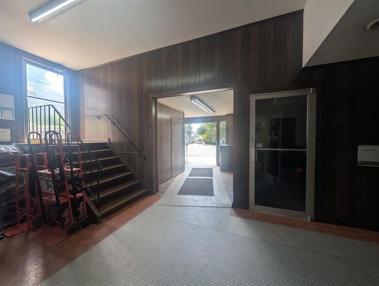 More Photos Of 91 Main St, Claremont Self Storage For Sale