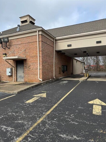More Photos Of 1112 W 7th St, Hopkinsville Freestanding For Lease