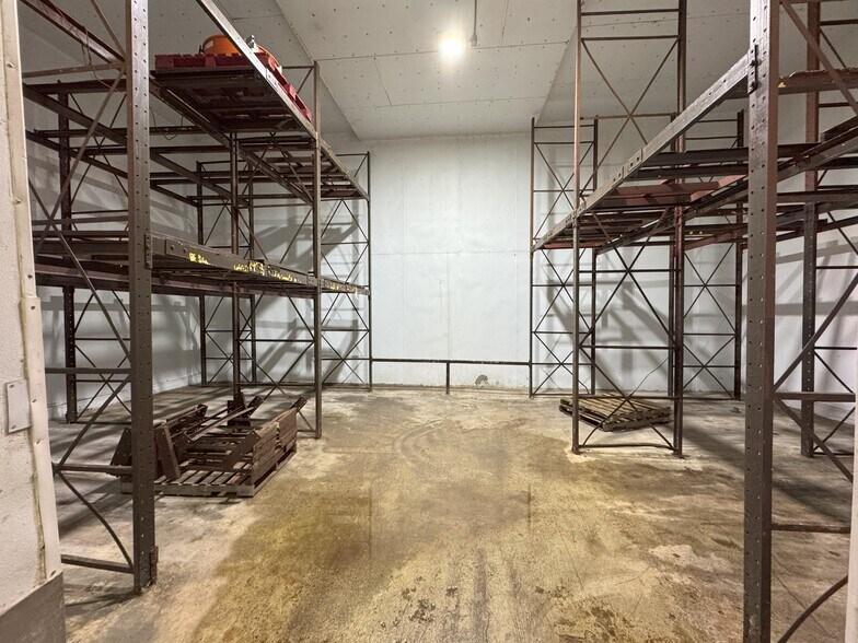 More Photos Of 1828 E Hedges Ave, Fresno Refrigeration Cold Storage For Sale