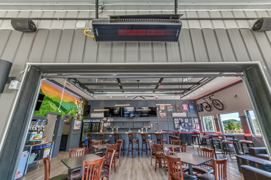 More Photos Of 640 E Maple St, Johnson City Bar For Sale
