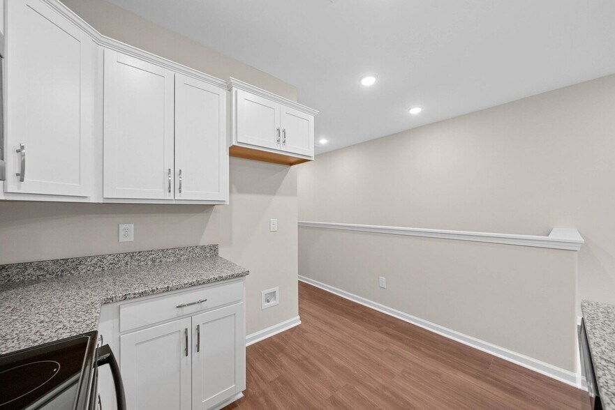 More Photos Of 329 Cedar Ct, Clarksville Apartments For Sale