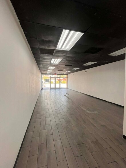 More Photos Of 2724-2728 Hollywood Blvd, Hollywood Storefront For Lease
