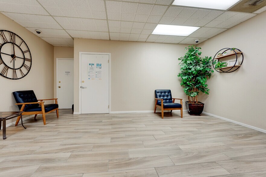 More Photos Of 1344 W 6th St, Corona Office For Sale