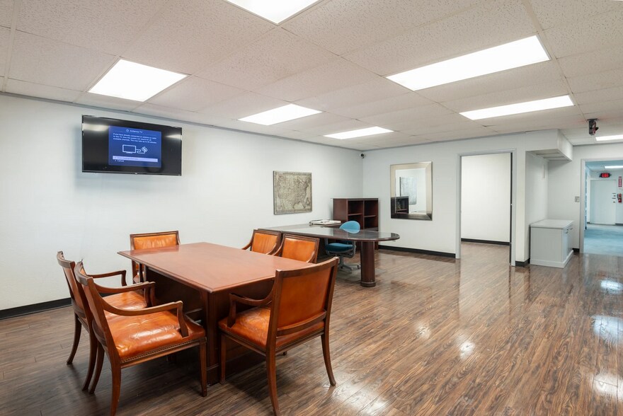 More Photos Of 610 NE 29th St, Pompano Beach Warehouse For Lease