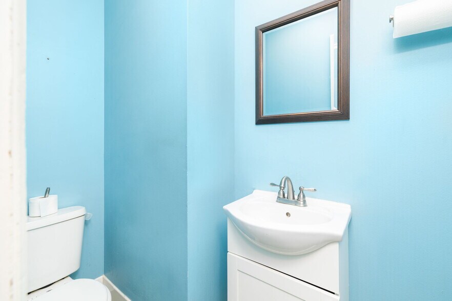 More Photos Of 101 Lea Rd, Kenbridge Healthcare For Sale