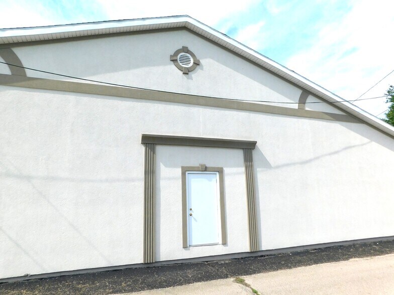 More Photos Of 215 Nieman St, Sunman Warehouse For Sale