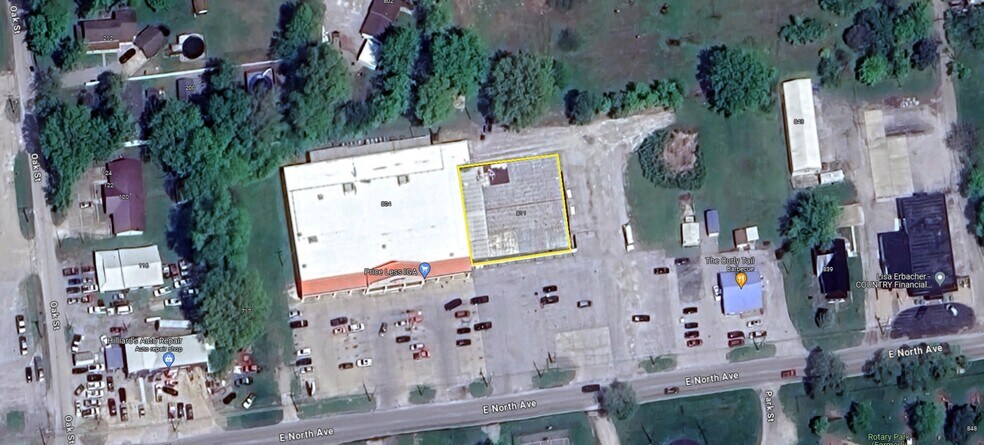 More Photos Of 807 E North Ave, Flora Storefront For Lease