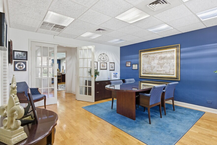 More Photos Of 1425 Louis Ave, Elk Grove Village Flex For Lease