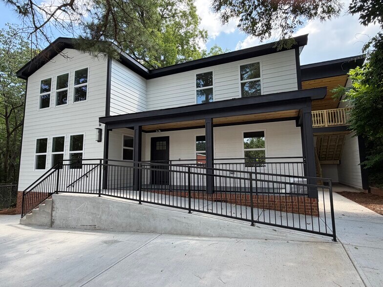 Primary Photo Of 84 E. Chatham St, Pittsboro Office For Lease