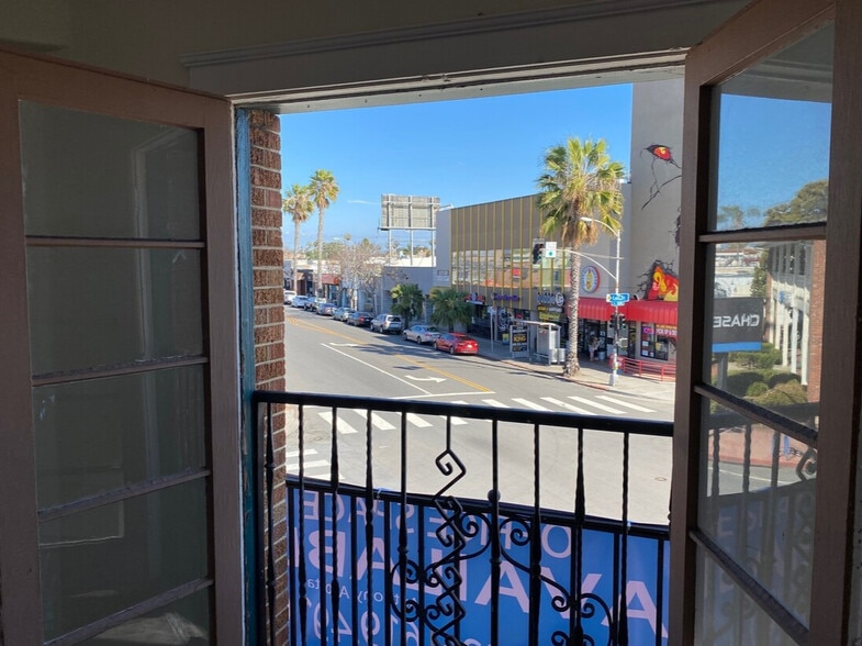 More Photos Of 970-980 Garnet Ave, San Diego Storefront Retail Office For Lease