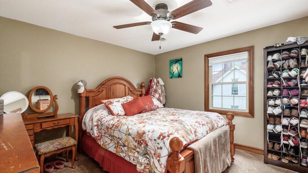 More Photos Of 120 W Main St, Somerset Flex For Sale