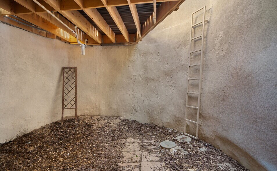 More Photos Of 1935 E Joy Ranch Rd, Phoenix Specialty For Sale