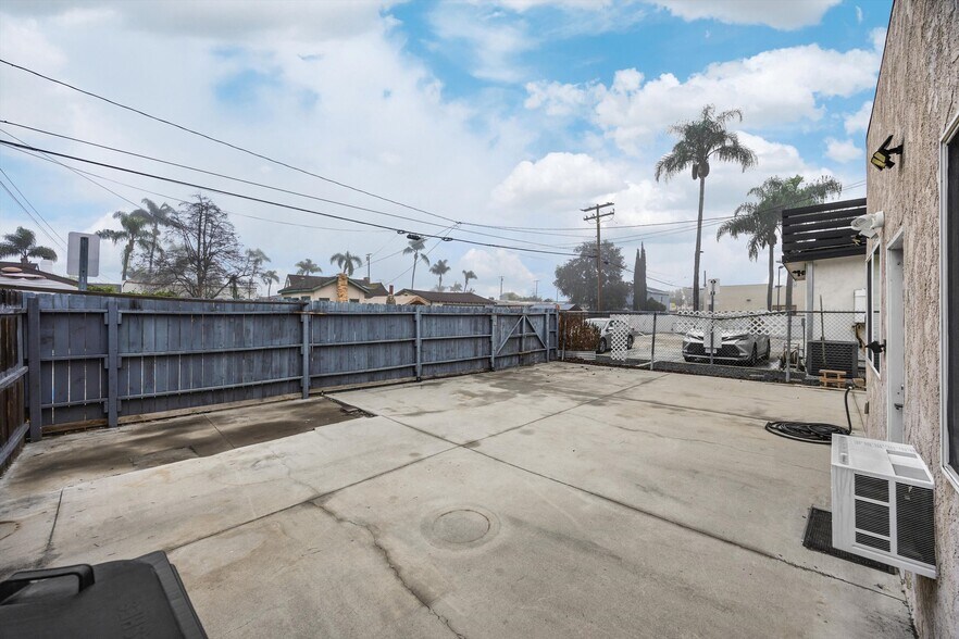More Photos Of 126 N Euclid St, Fullerton Office Residential For Sale